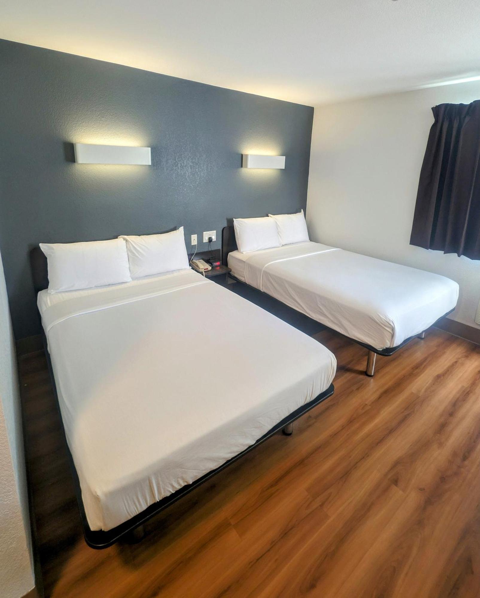Econo Lodge Idaho Falls Bagian luar foto