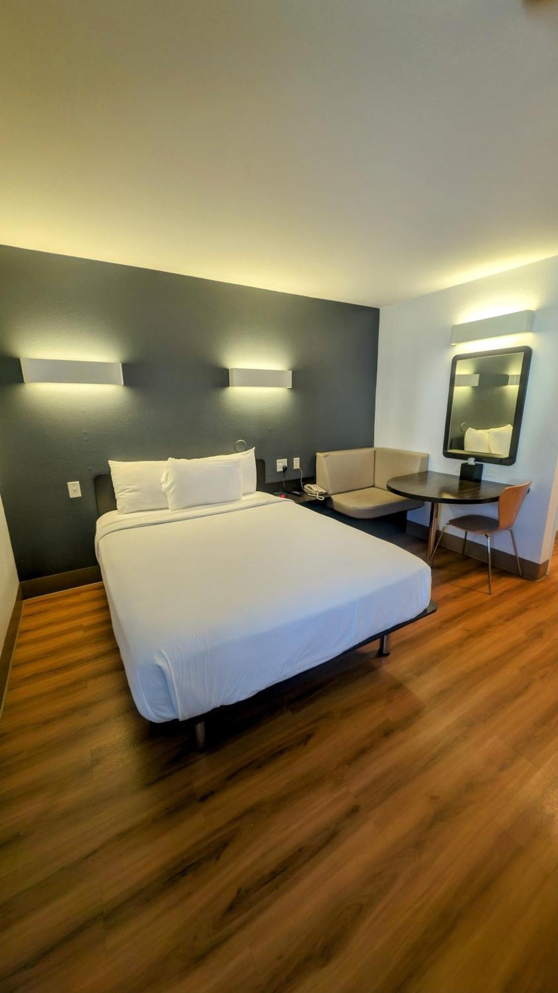 Econo Lodge Idaho Falls Bagian luar foto