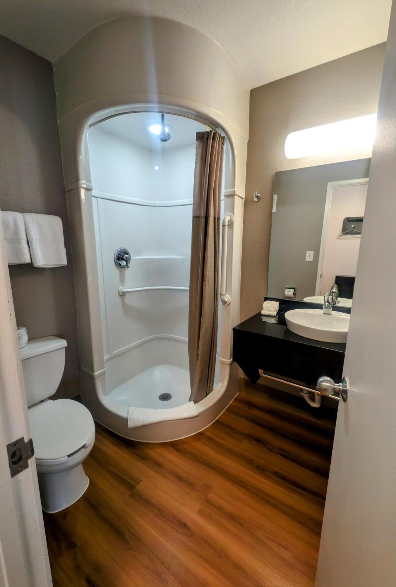 Econo Lodge Idaho Falls Bagian luar foto