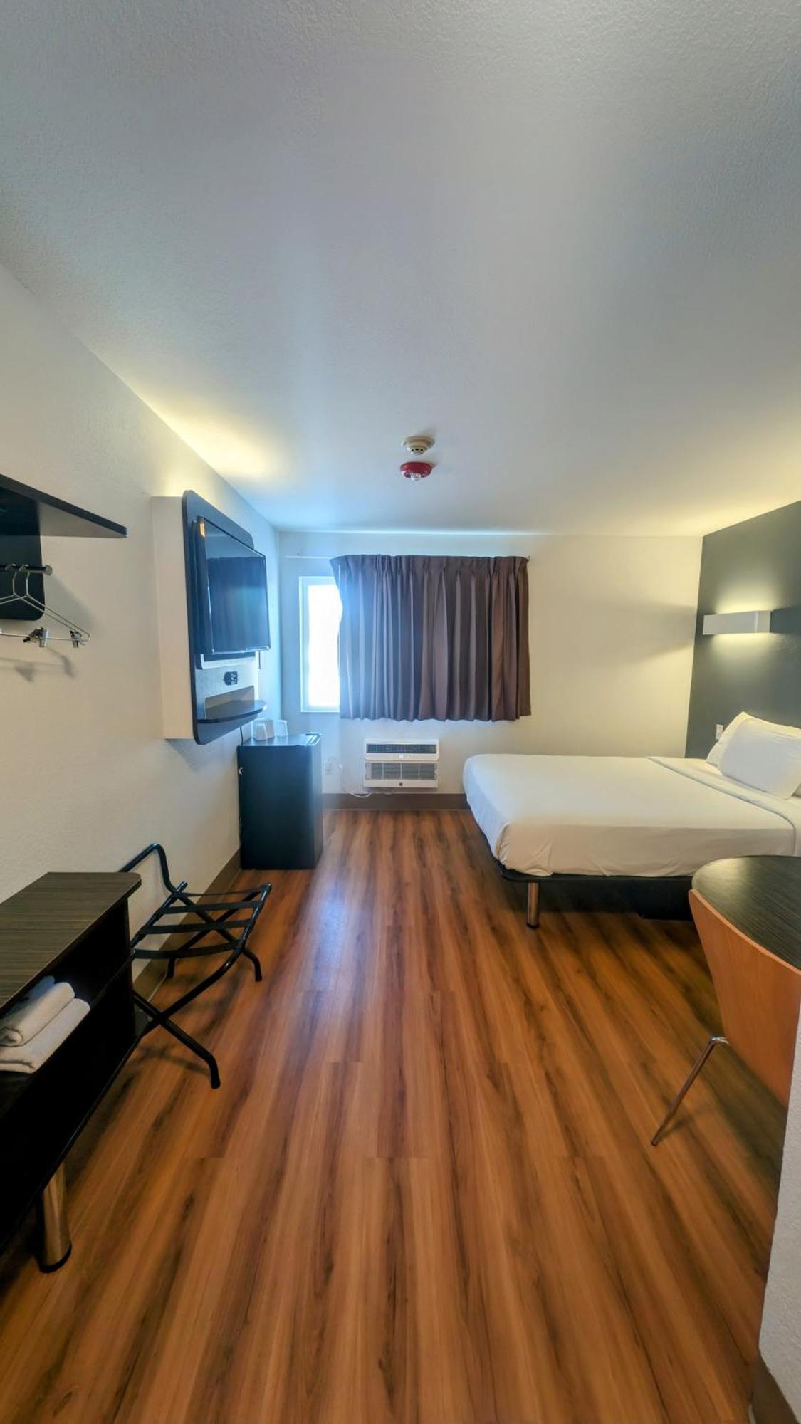Econo Lodge Idaho Falls Bagian luar foto