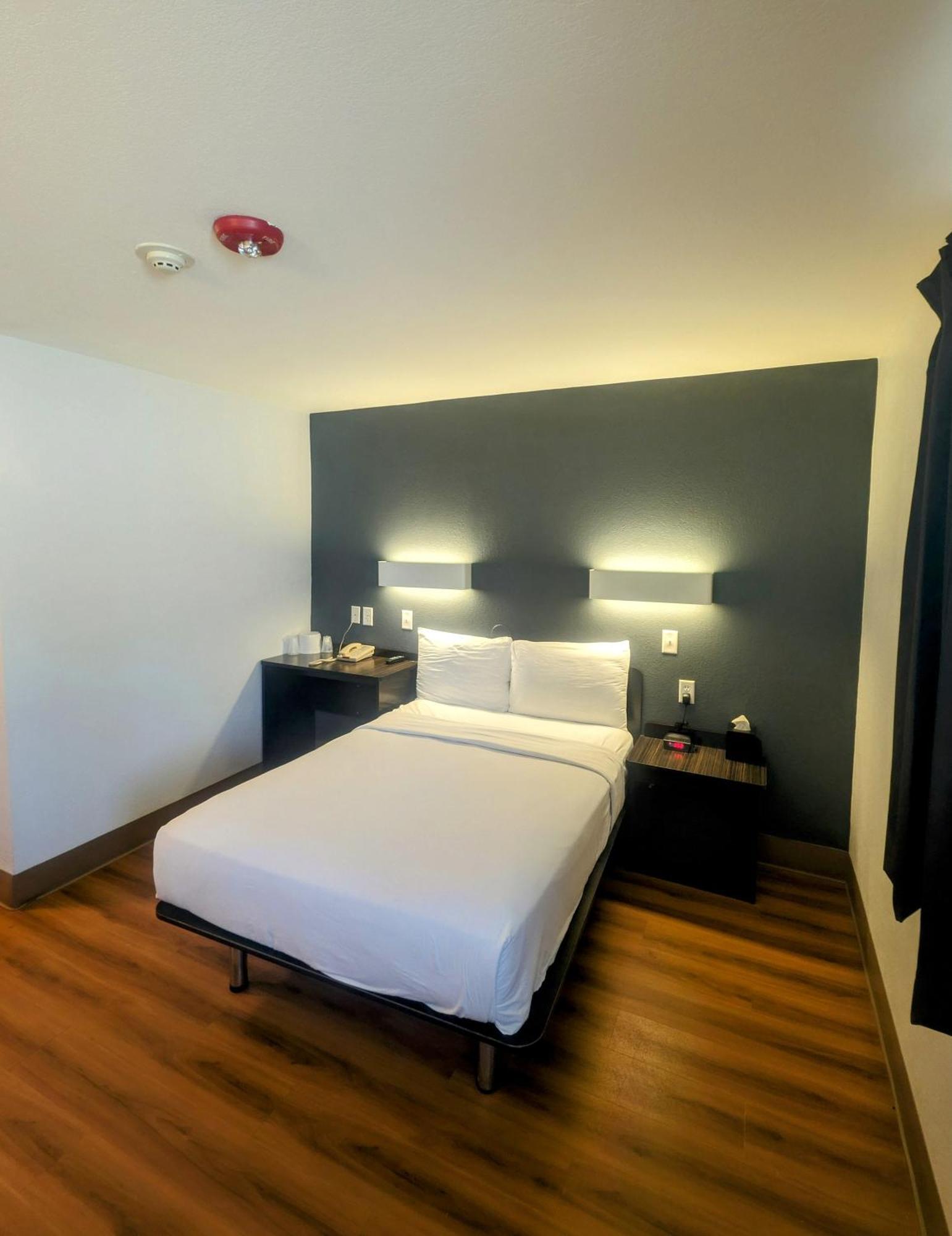 Econo Lodge Idaho Falls Bagian luar foto