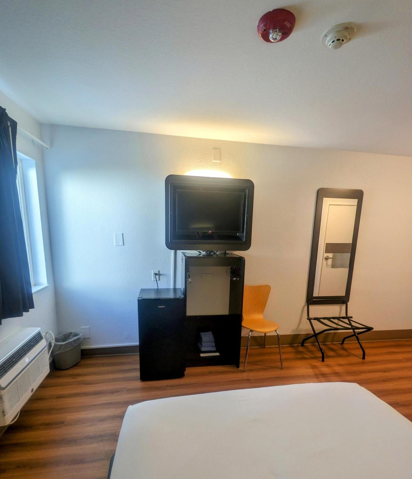 Econo Lodge Idaho Falls Bagian luar foto