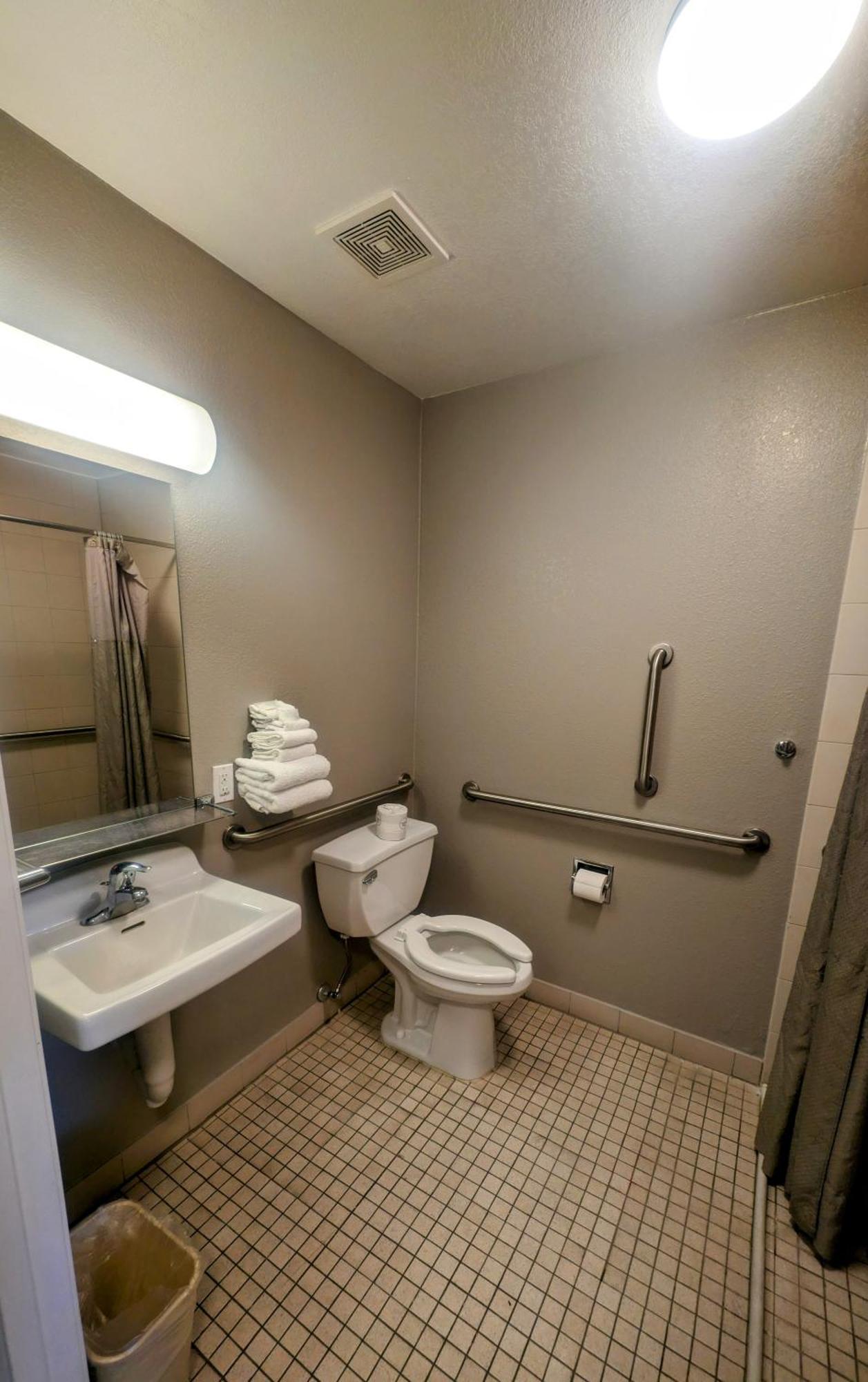 Econo Lodge Idaho Falls Bagian luar foto