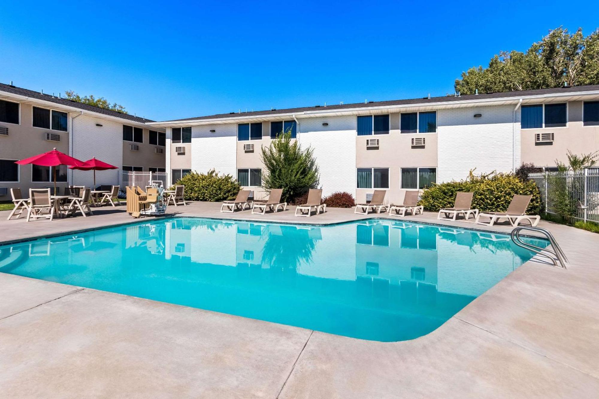 Econo Lodge Idaho Falls Bagian luar foto
