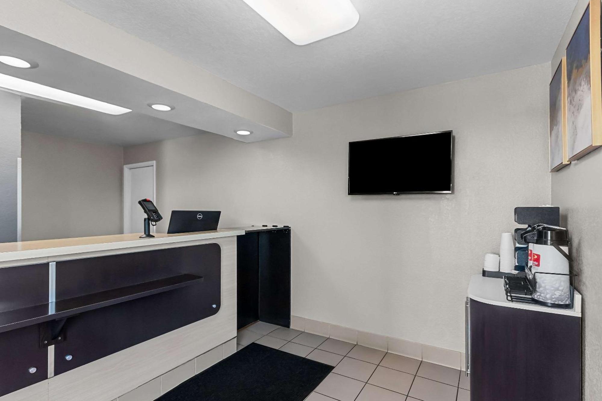 Econo Lodge Idaho Falls Bagian luar foto