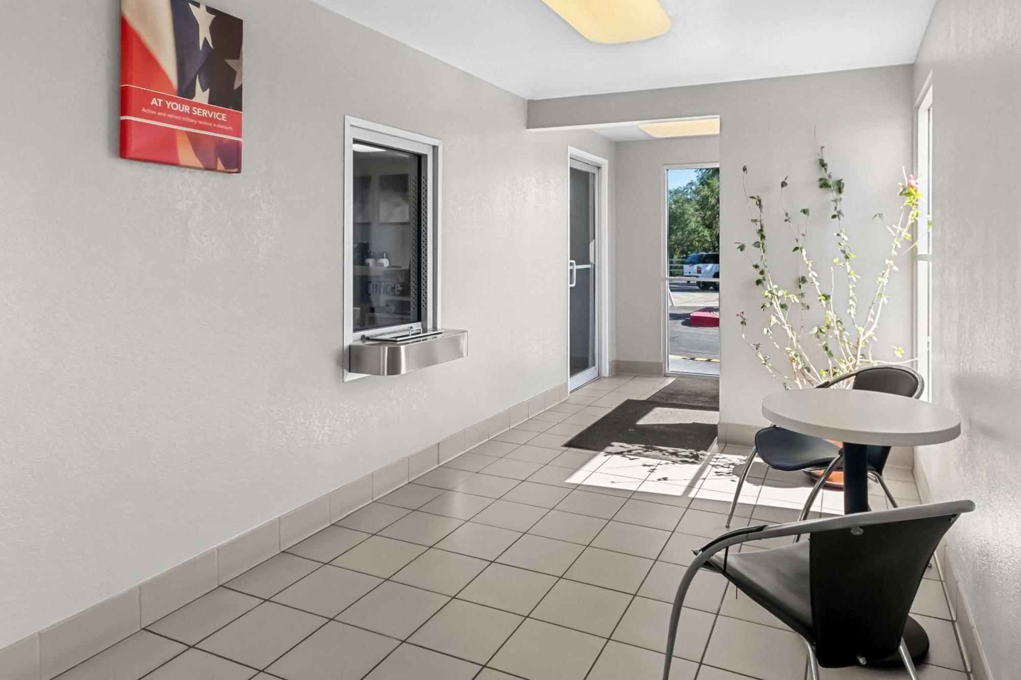 Econo Lodge Idaho Falls Bagian luar foto