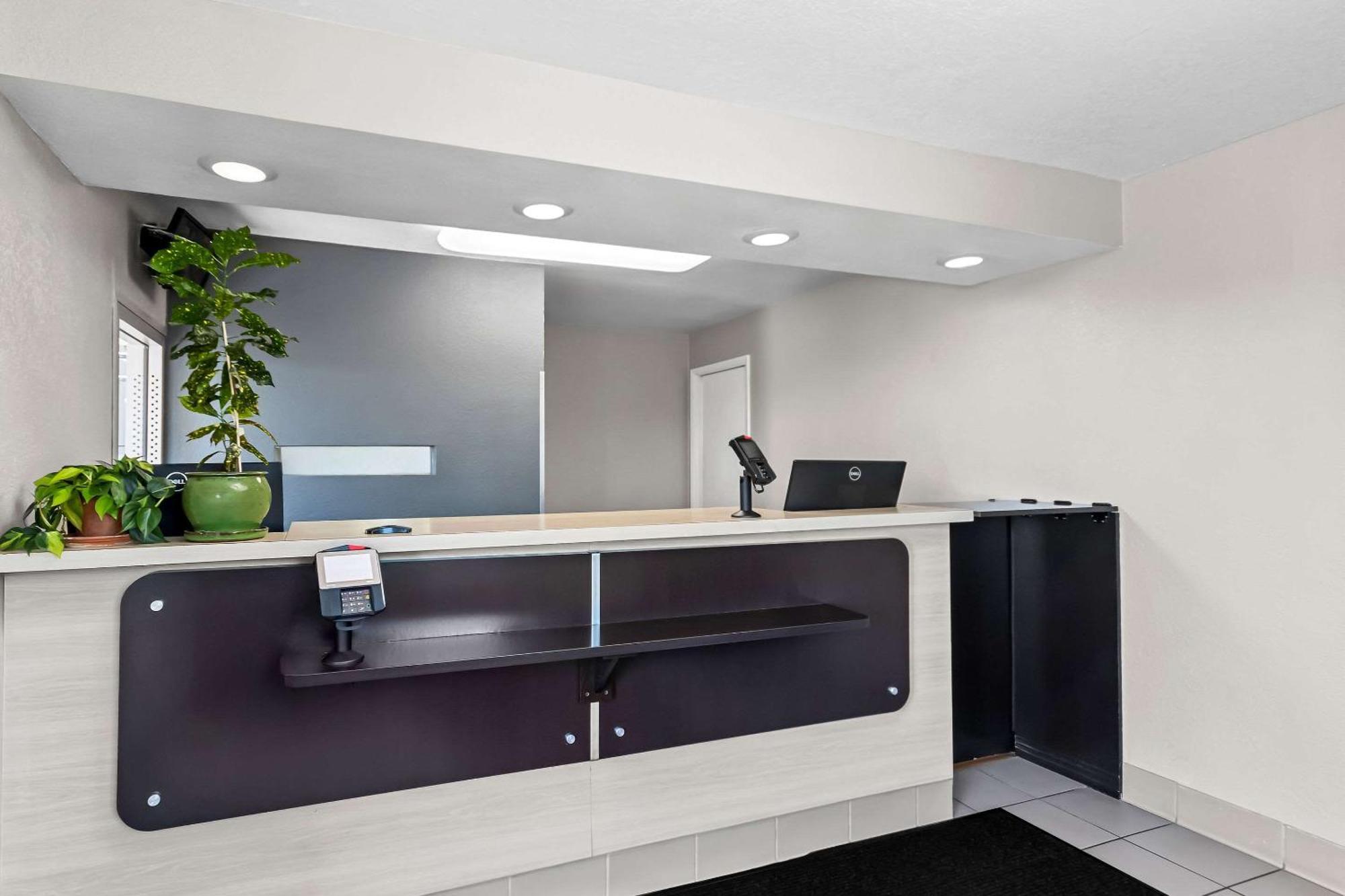 Econo Lodge Idaho Falls Bagian luar foto