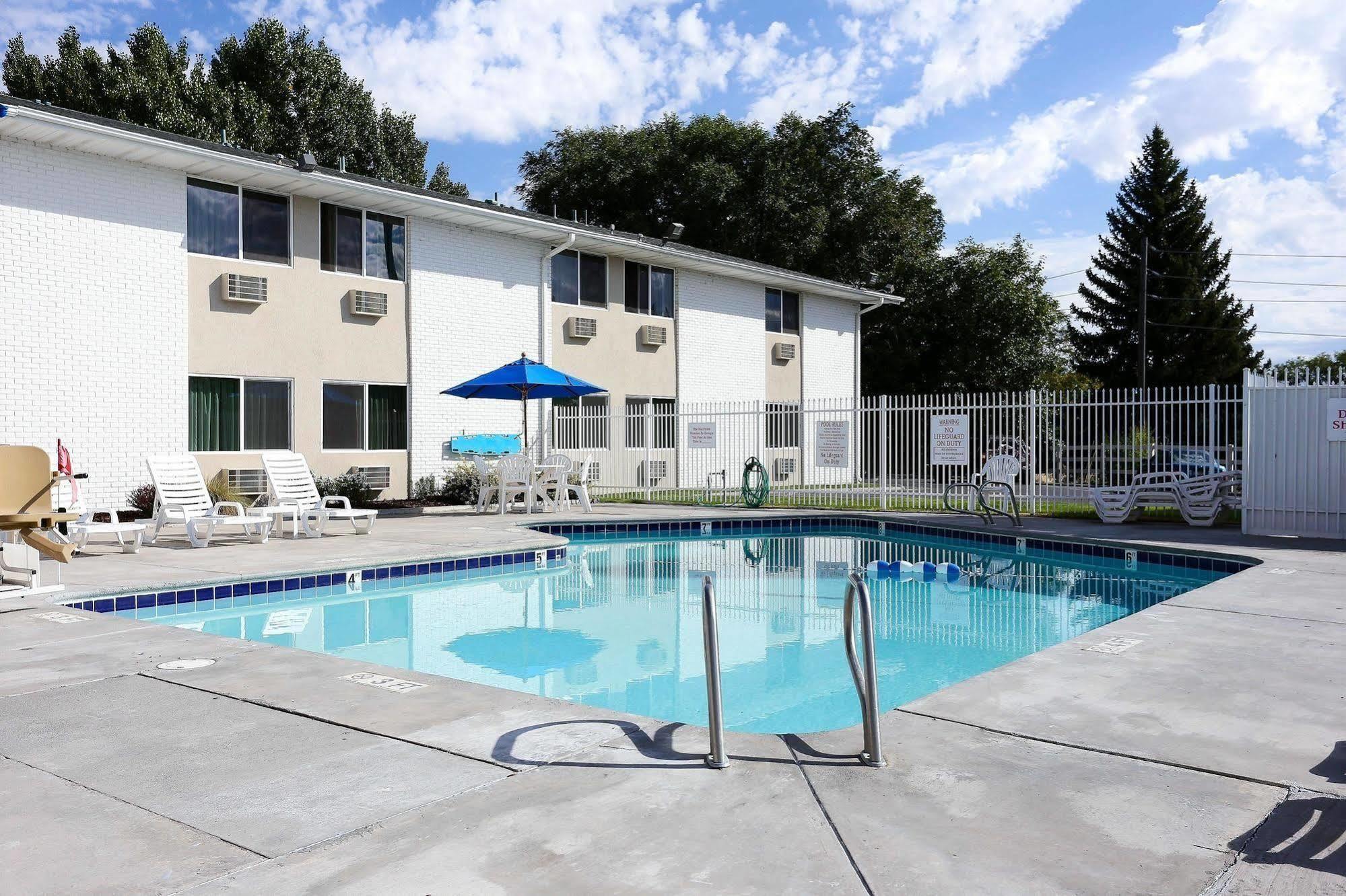 Econo Lodge Idaho Falls Bagian luar foto