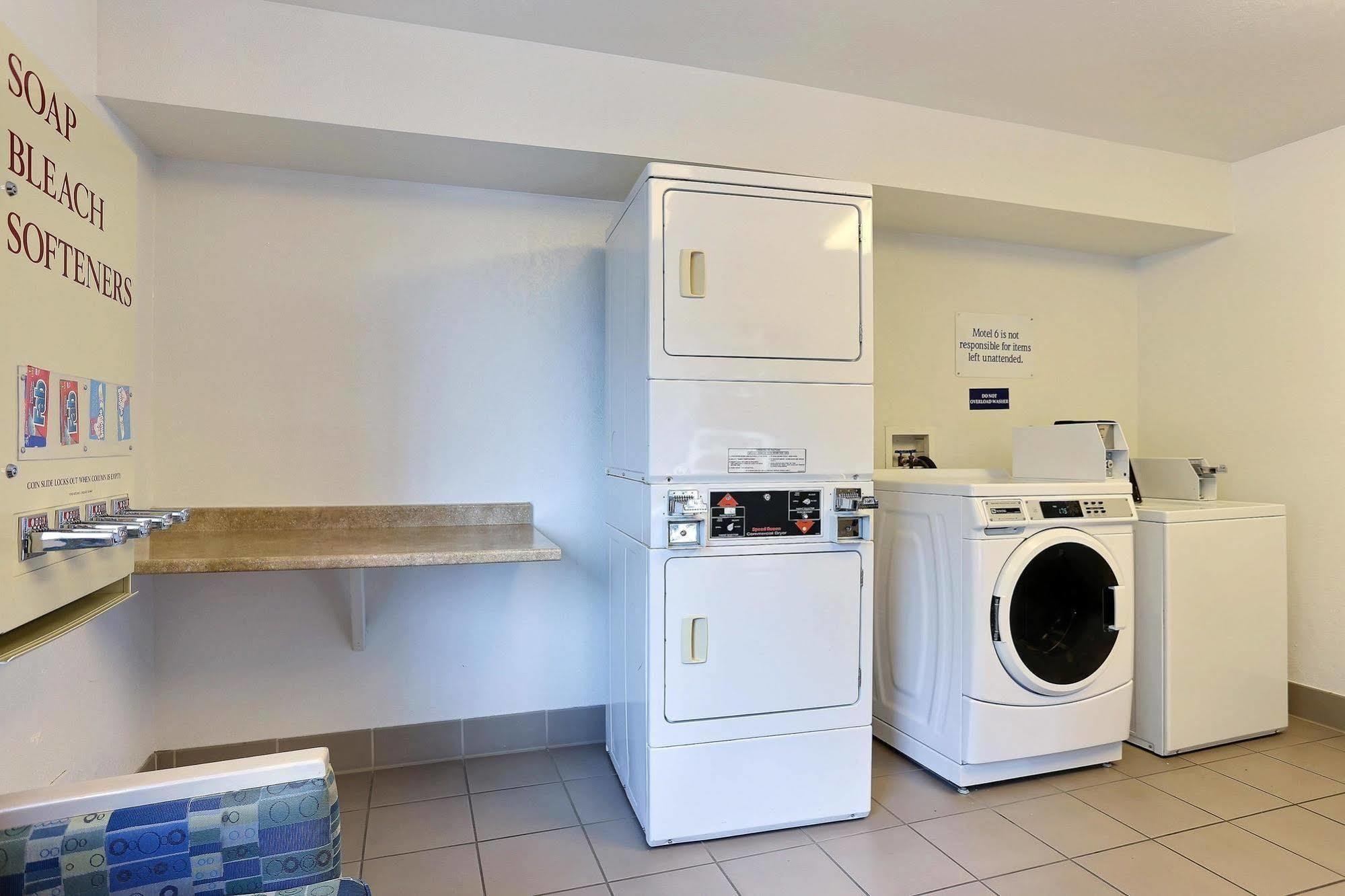 Econo Lodge Idaho Falls Bagian luar foto